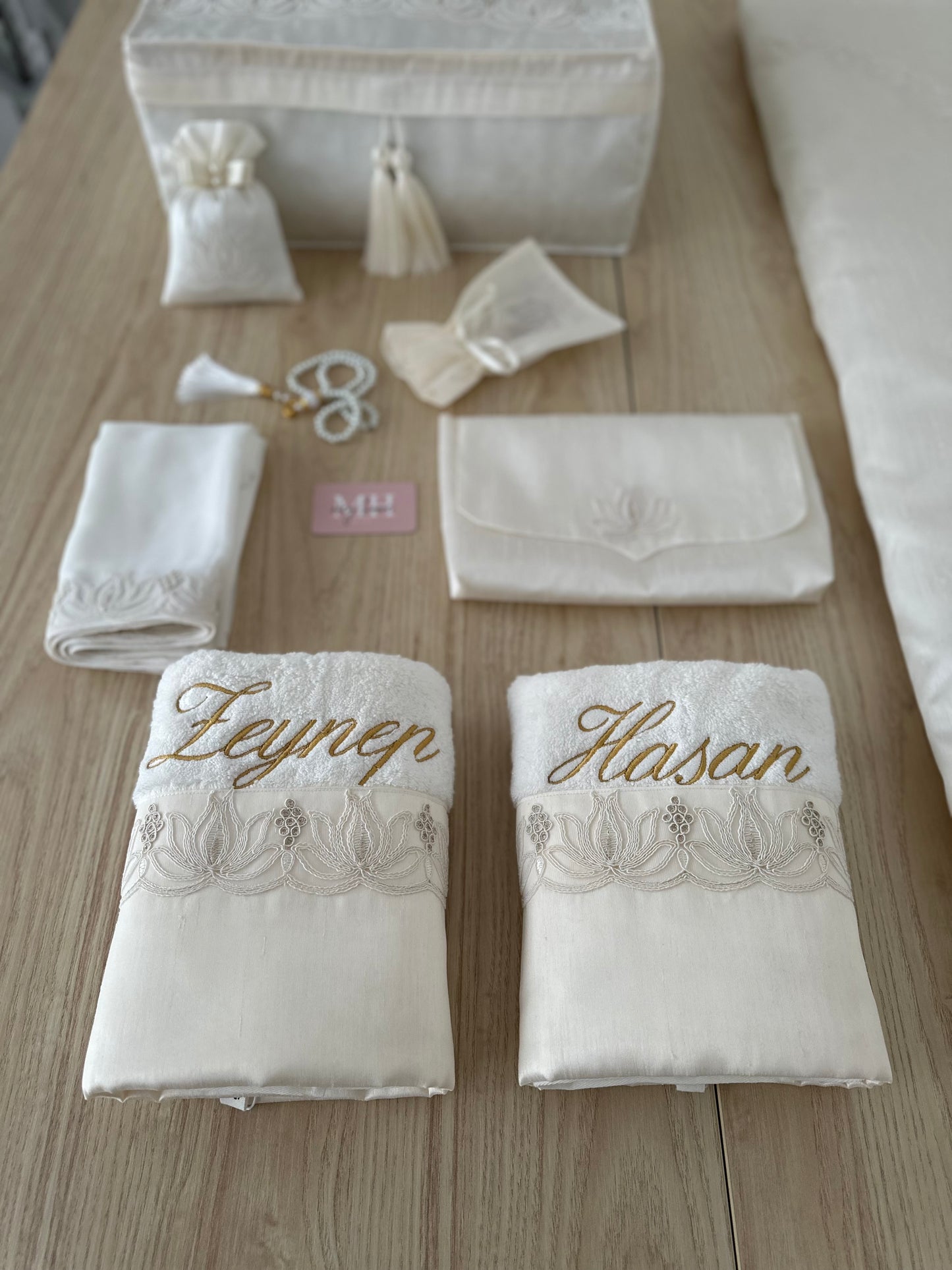 Zeynep & Hasan Prayer Rug Set