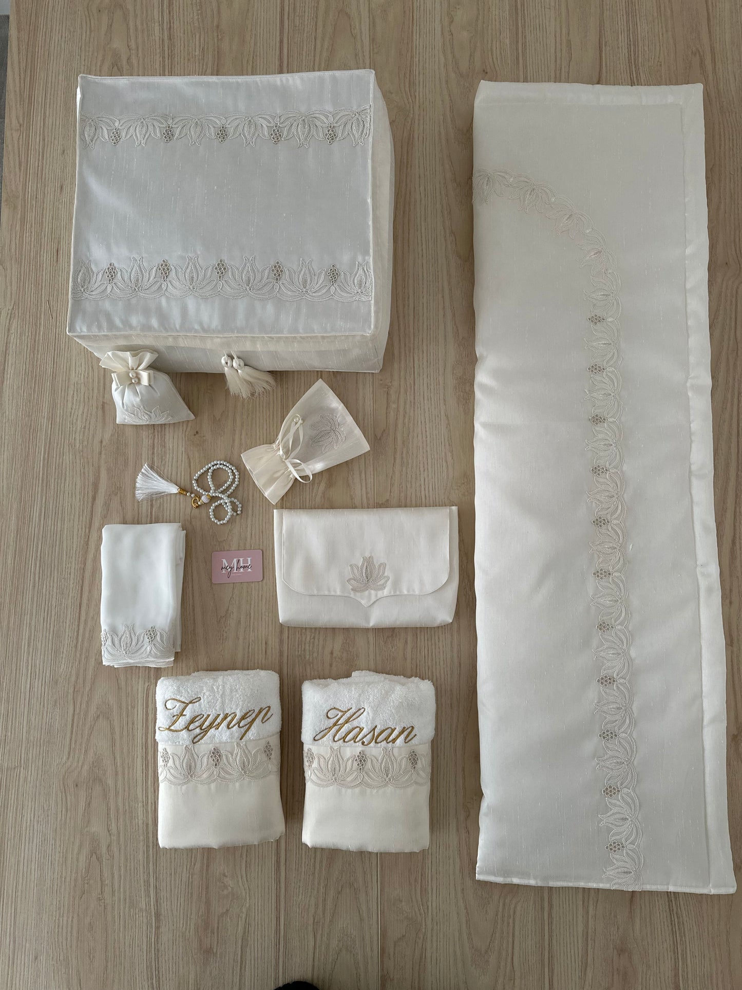 Zeynep & Hasan Prayer Rug Set